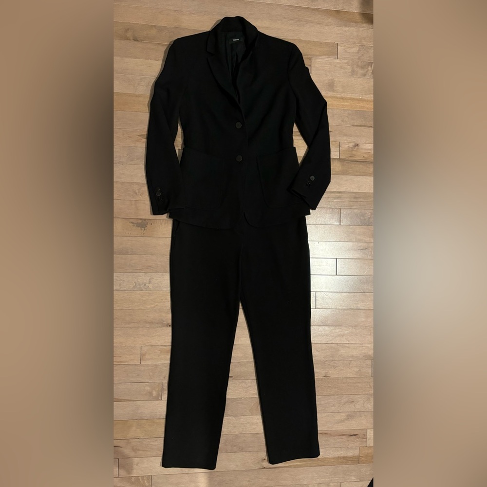 Theory 2 Piece Women’s Suit